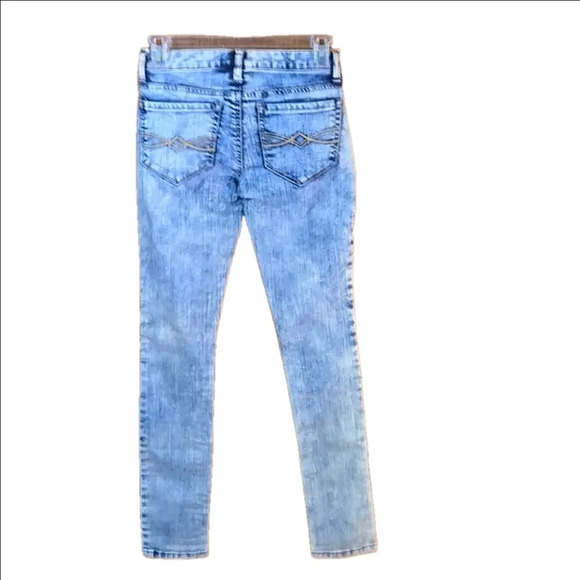 Mudd Acid Wash Blue Skinny 5-pkt Jeans Embroidered Back Pkt Women size 0 (zero) - Picture 6 of 13